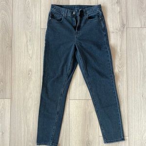 American Eagle washed black mom jean
